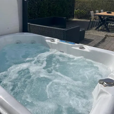 Casa de Férias Seaward Met Jacuzzi *